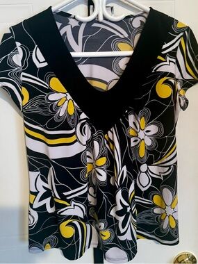 Women’s Black & Yellow Floral V-Neck Top